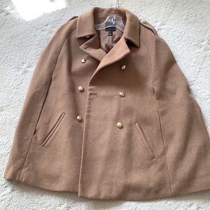 NWOT camel cape sz L